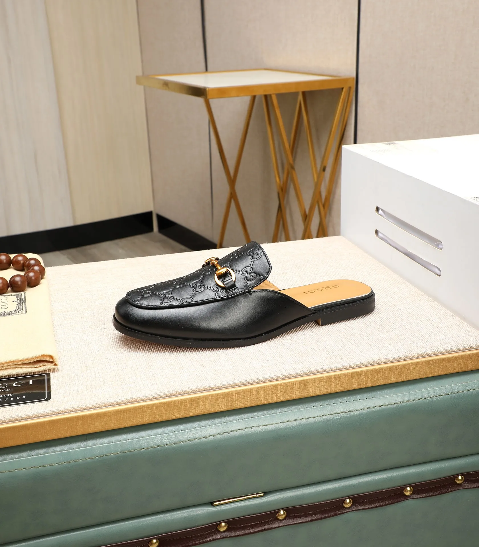 Men's clothing and shoes 💰380 (Gucci) The latest 🎁🎁 casual and fashionable men's shoes 👟 from the official website, hot style 💥 style is simple and elegant, exclusive for trendy men. Unique official website latest brand double G elements 👑 original Gucci decoration, fashionable and generous, original material original calfskin, ✅ fully imported first-layer pigskin lining, official website designated wear-resistant, lightweight original rubber casual outsole, counter classic model taken in kind, 38-44 black and white optional
